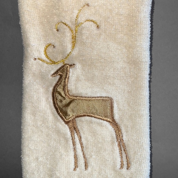 Set of 4 Small Christmas Hand Towels - Picture 5 of 9